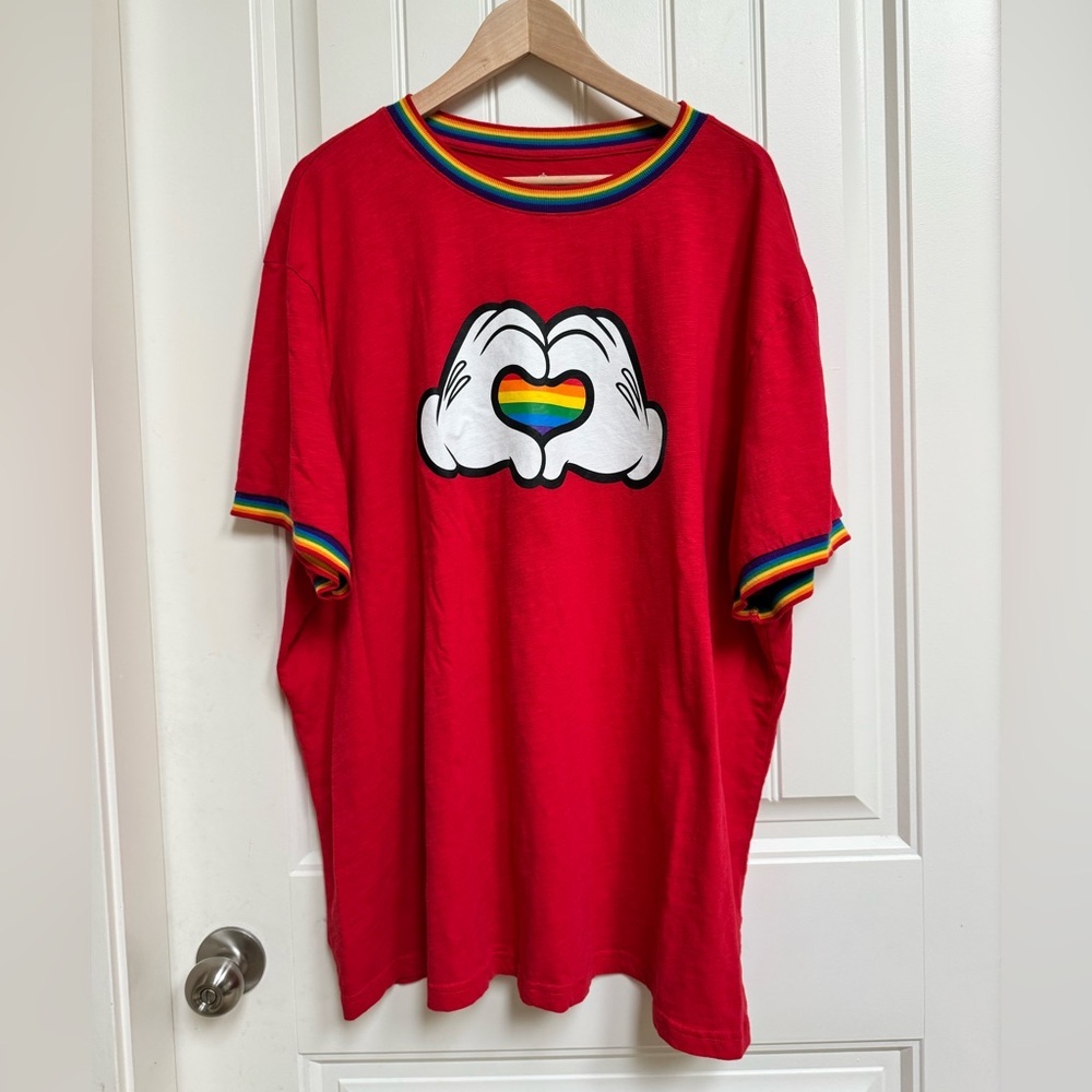 Unisex Disney Red Mickey Mouse Rainbow Heart Pride 2021 T-Shirt. Size XXXL